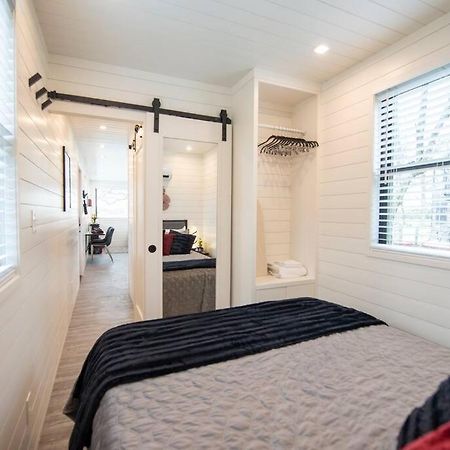 The Merlot House-Container Home 12 Min To Magnolia Bellmead エクステリア 写真