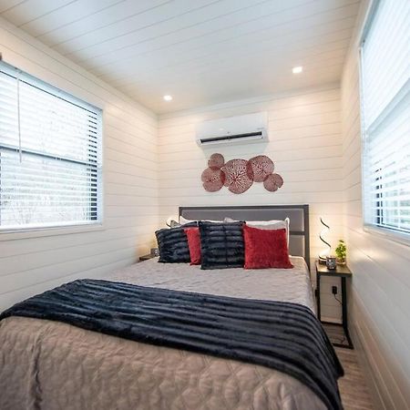 The Merlot House-Container Home 12 Min To Magnolia Bellmead エクステリア 写真