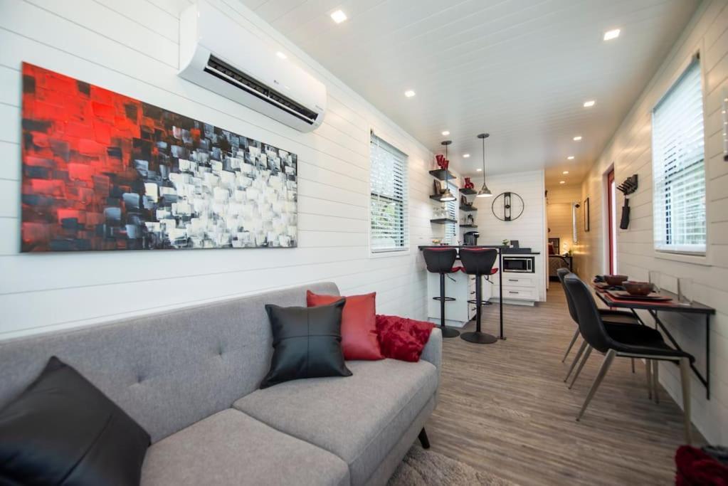 The Merlot House-Container Home 12 Min To Magnolia Bellmead エクステリア 写真