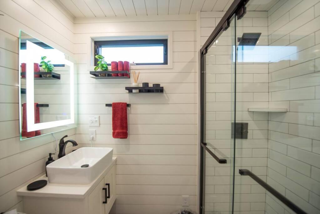 The Merlot House-Container Home 12 Min To Magnolia Bellmead エクステリア 写真